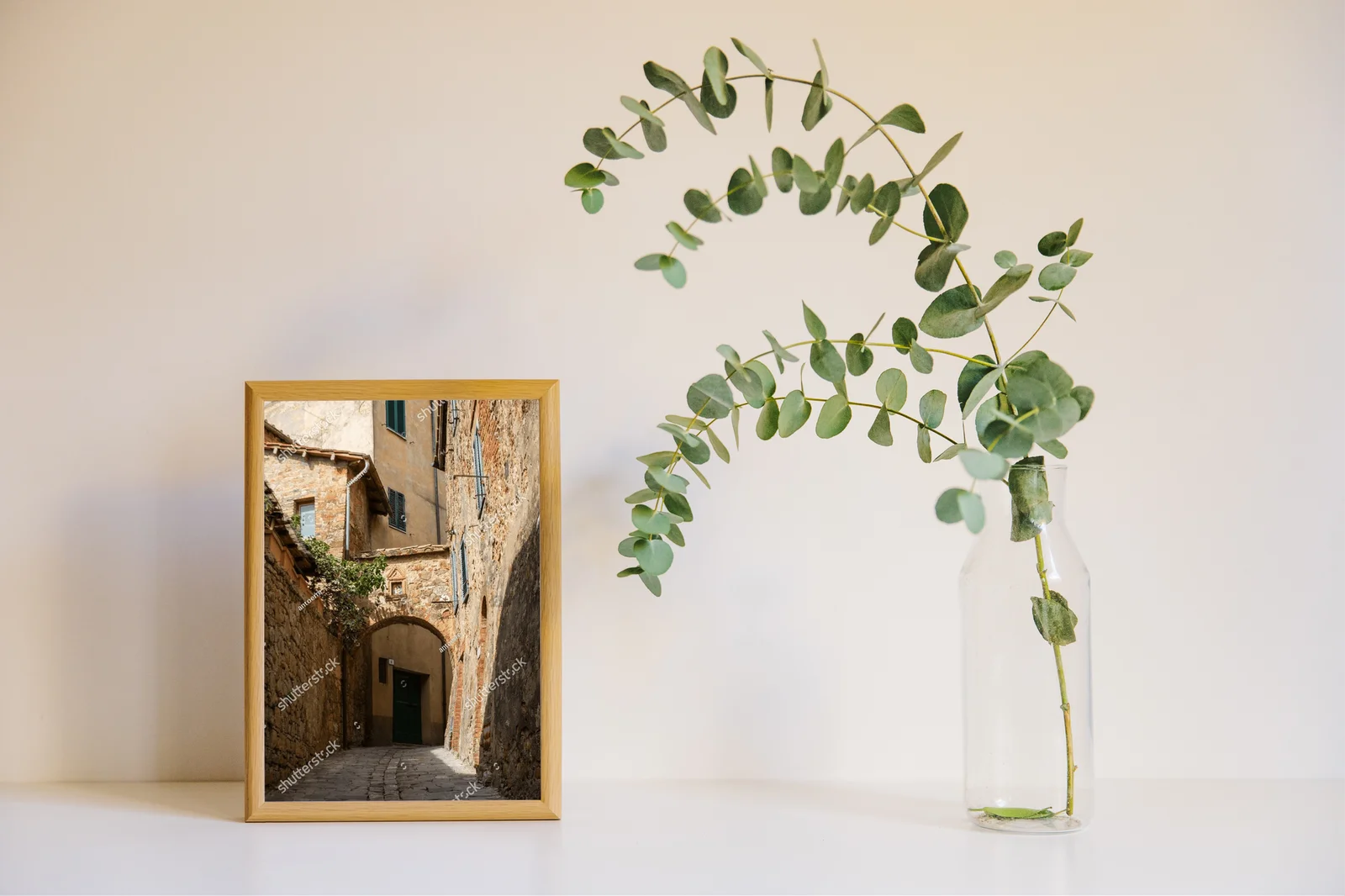 Urokliwa aleja w dolinie Val d'Orcia
