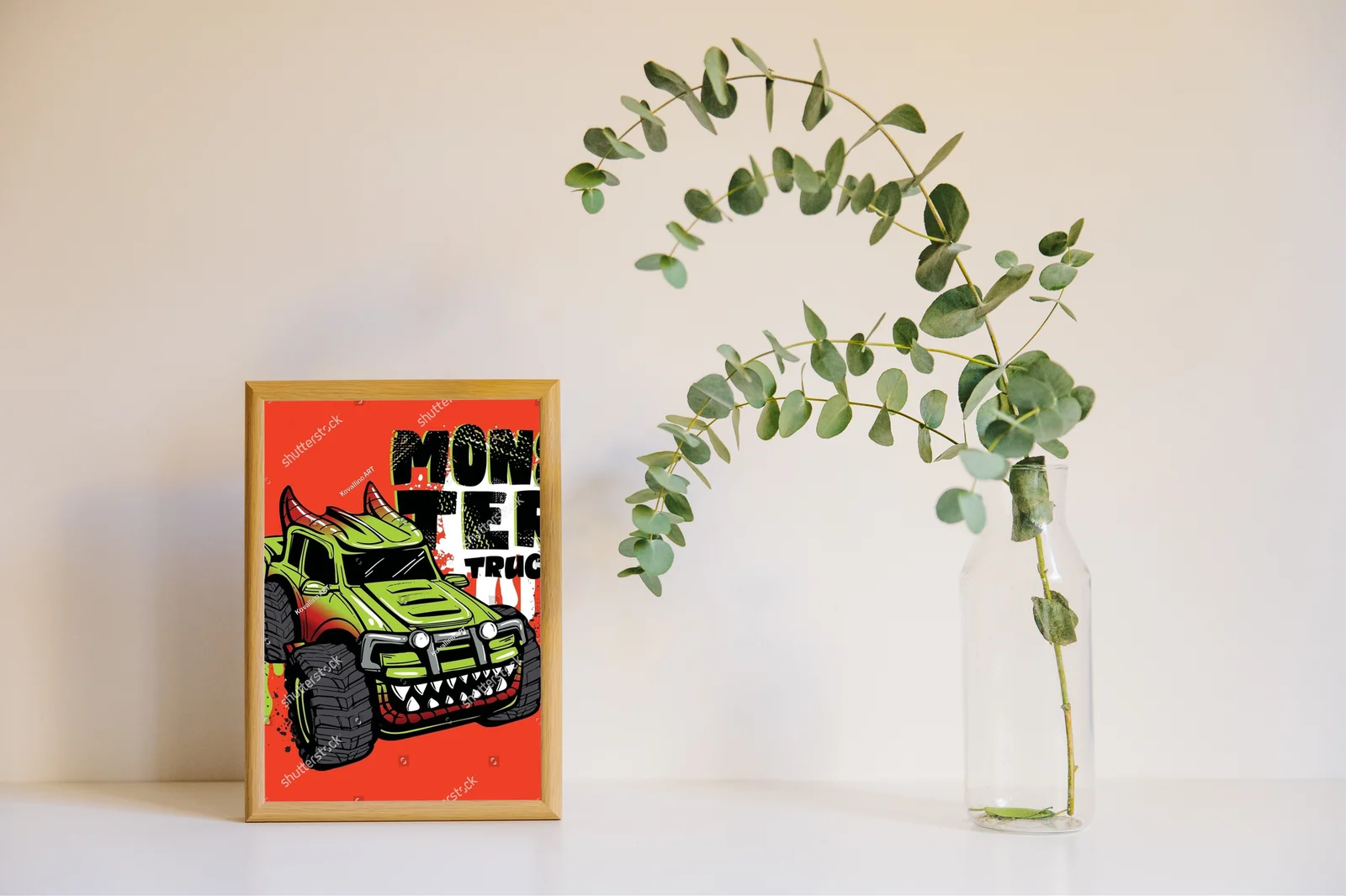 Futurystyczne monster trucki w ogniście czerwonych odcieniach
