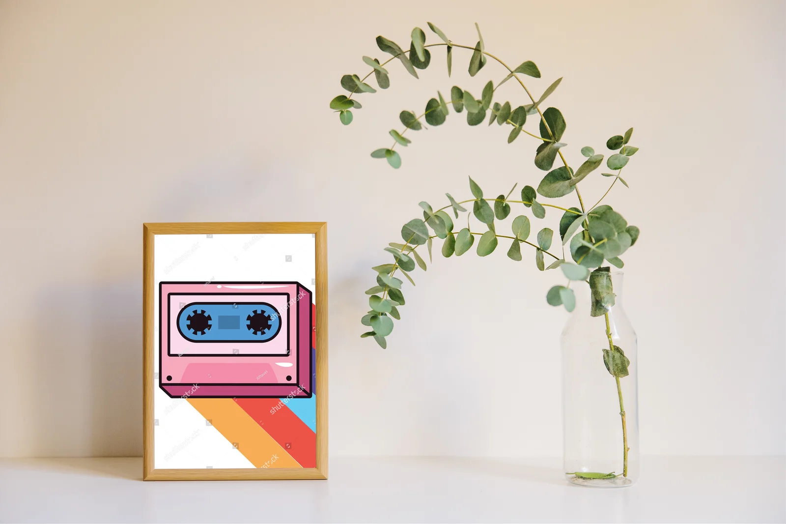 Kolorowy pop-art z kasetą w tęczowych barwach