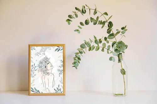 Kobiece piękno w delikatnej floralnej kompozycji