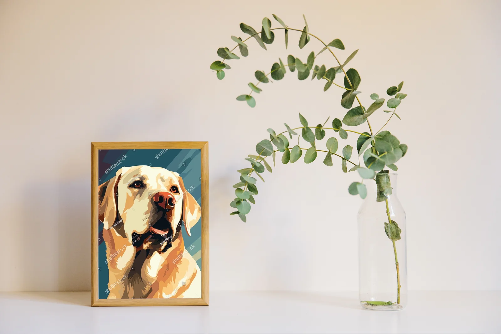 Uroczy labrador w radosnym wydaniu