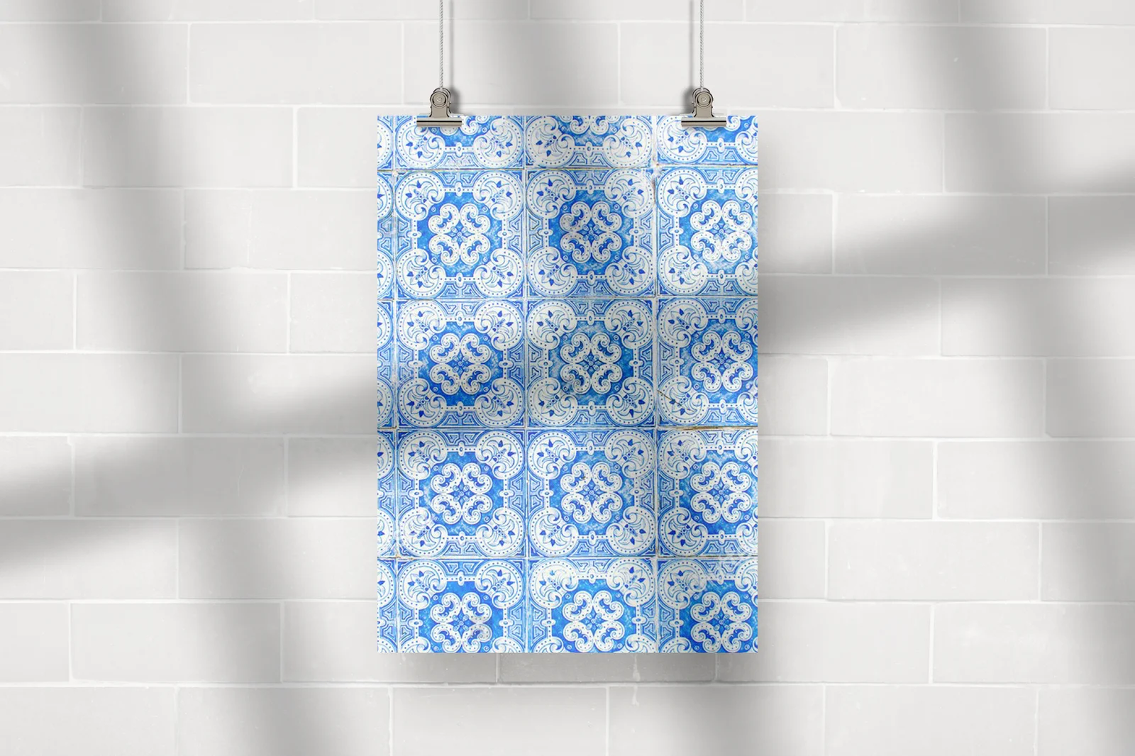 Tradycyjne azulejos w delikatnych odcieniach błękitu