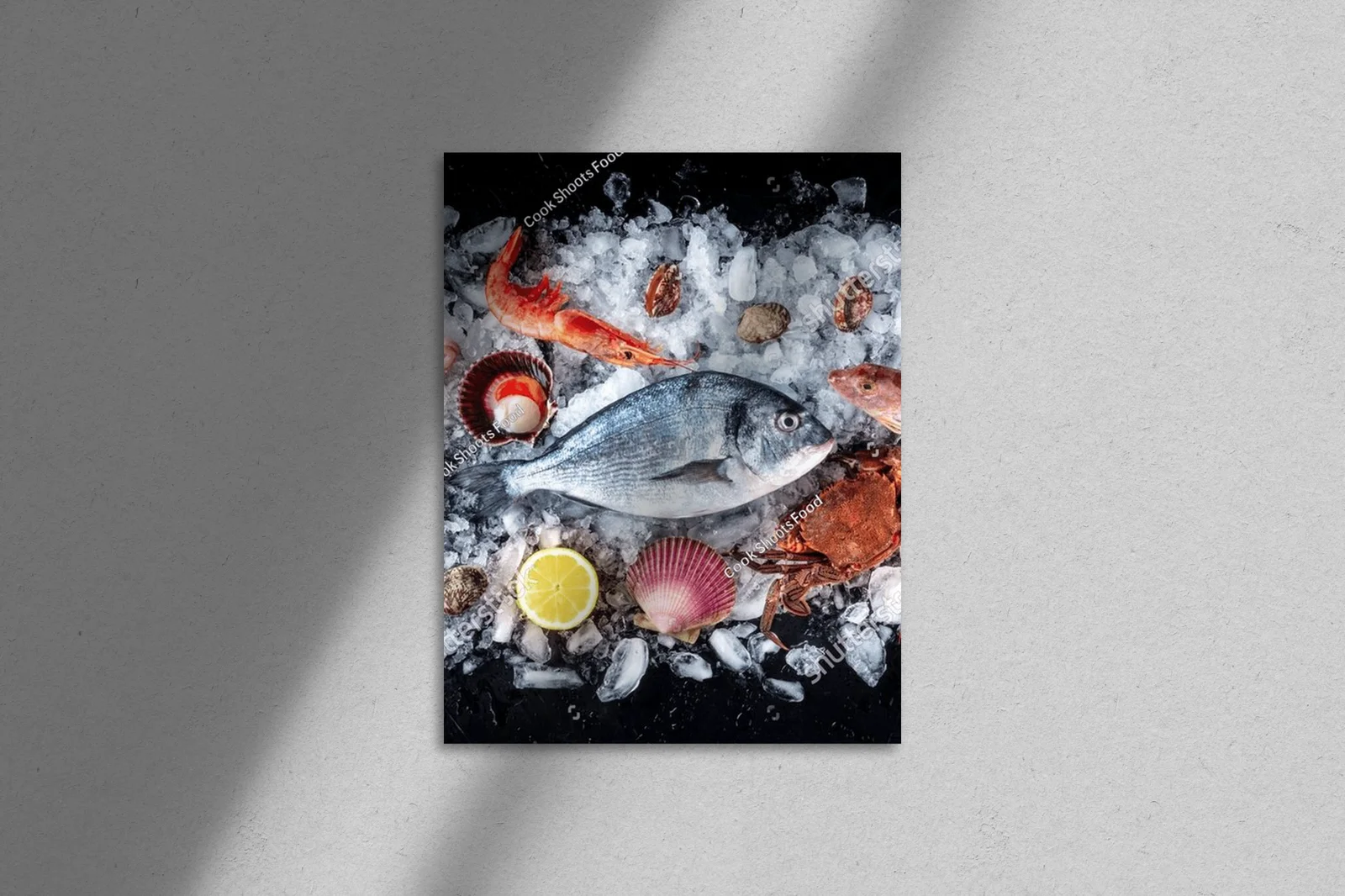 Fresco morski w głębokiej czerni