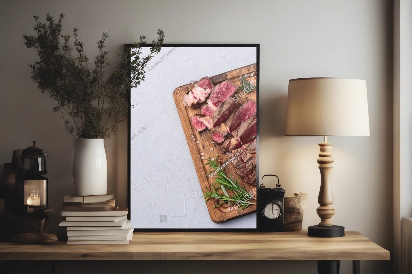 Zachwycający stek ribeye na rustykalnym tle