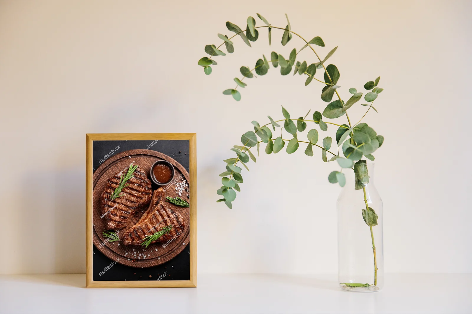 Aromatyczne grillowane steki w głębokiej tonacji