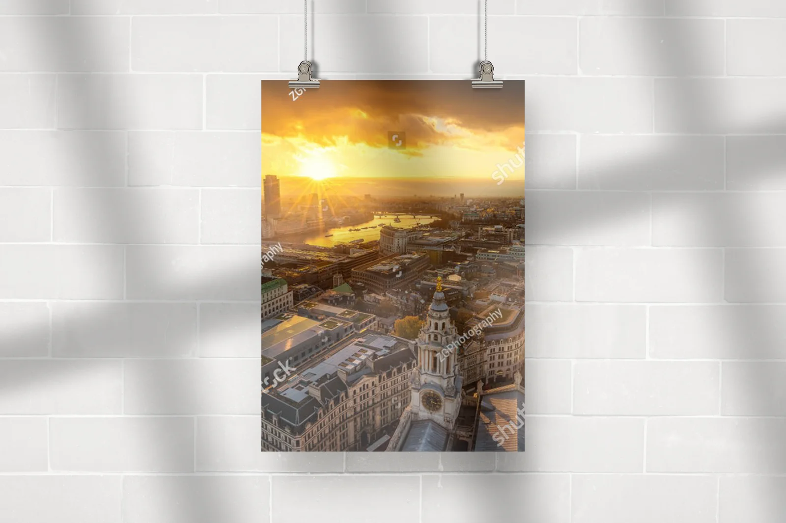 Panoramiczny widok Londynu o zachodzie słońca
