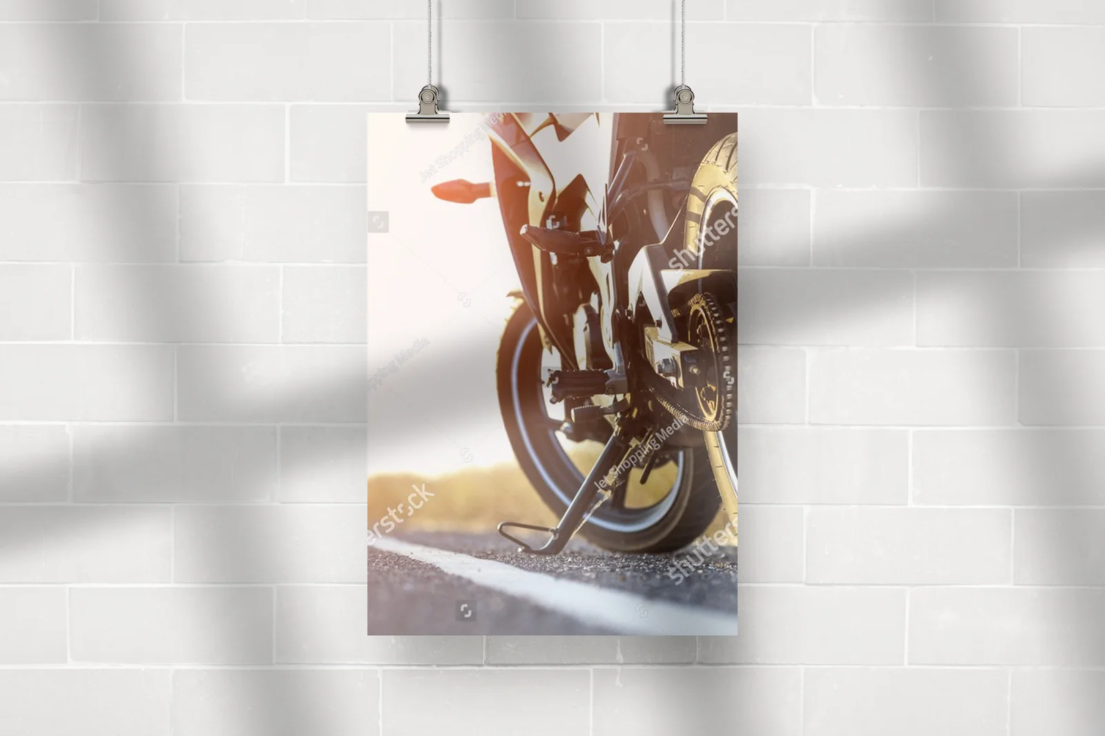 Motocyklowe przygody pod zachodzącym słońcem