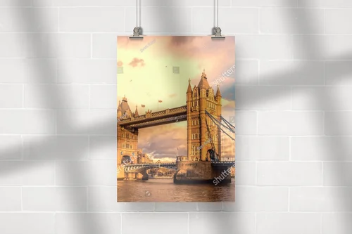 Zjawiskowy Tower Bridge w letnich odcieniach