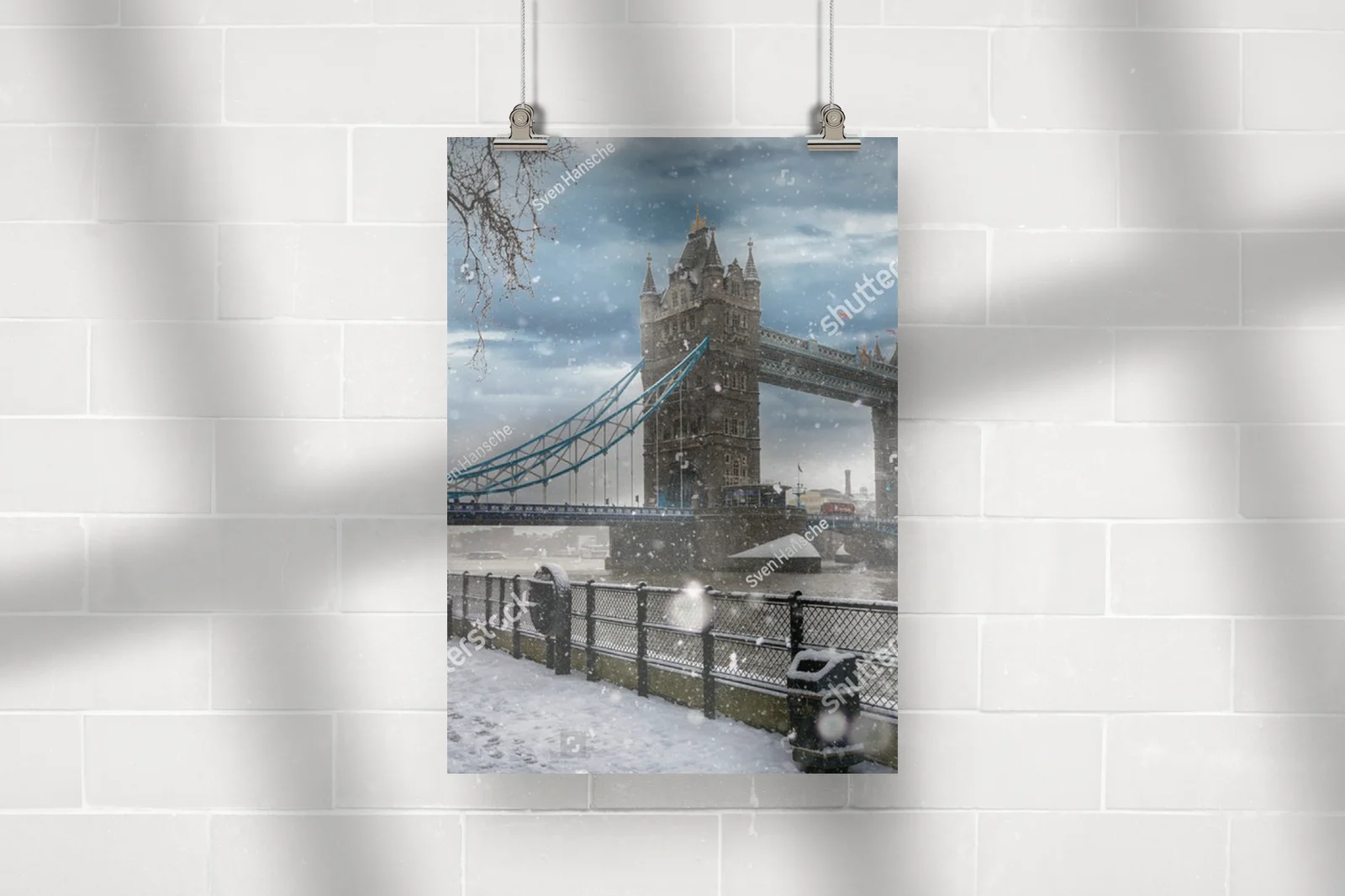 Zimowy urok Tower Bridge w Londynie
