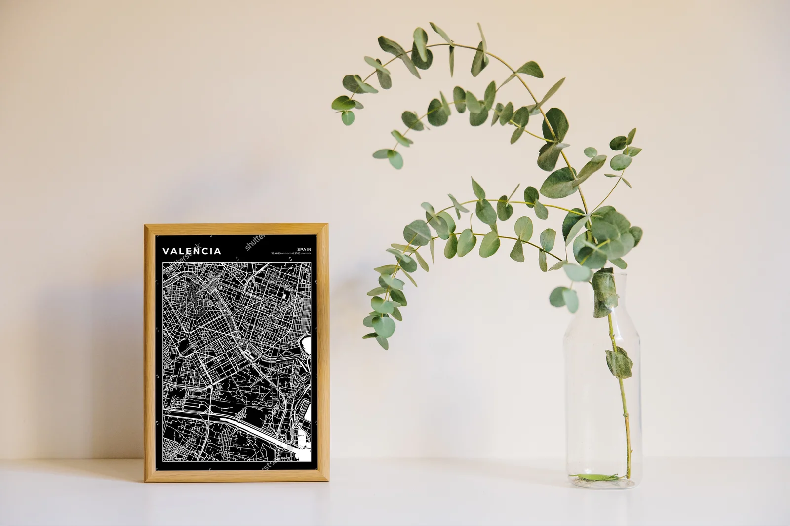 Elegancka mapa Valencji w monochromatycznych barwach