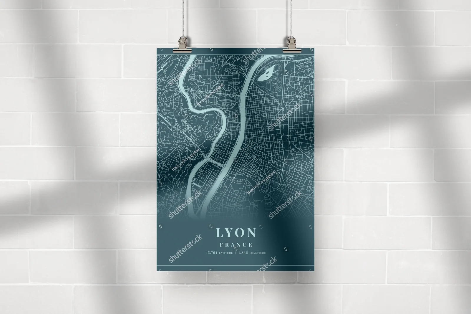 Lyon w odcieniach nasyconego cyjanu
