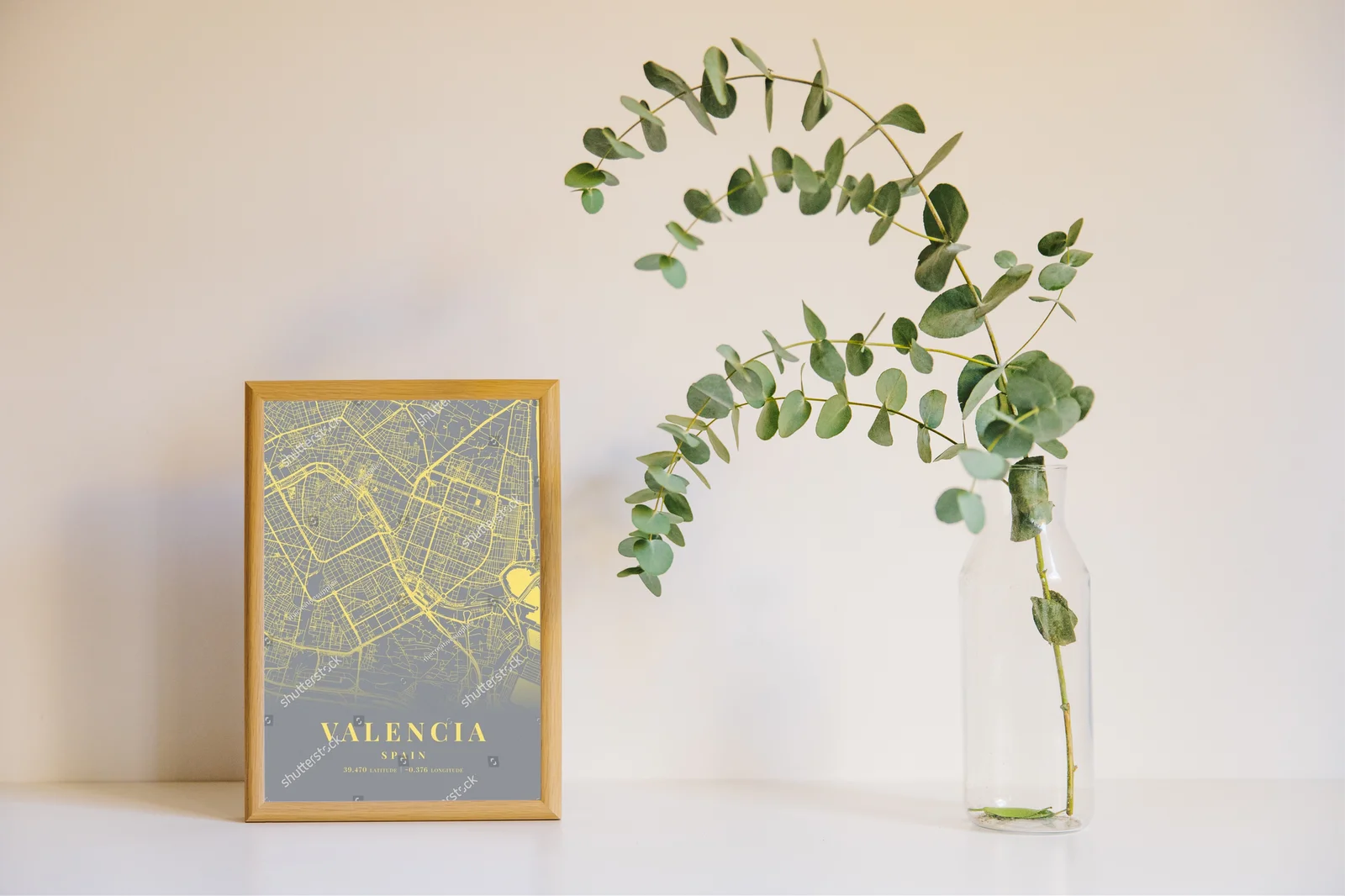 Elegancka mapa Walencji w pastelowych odcieniach