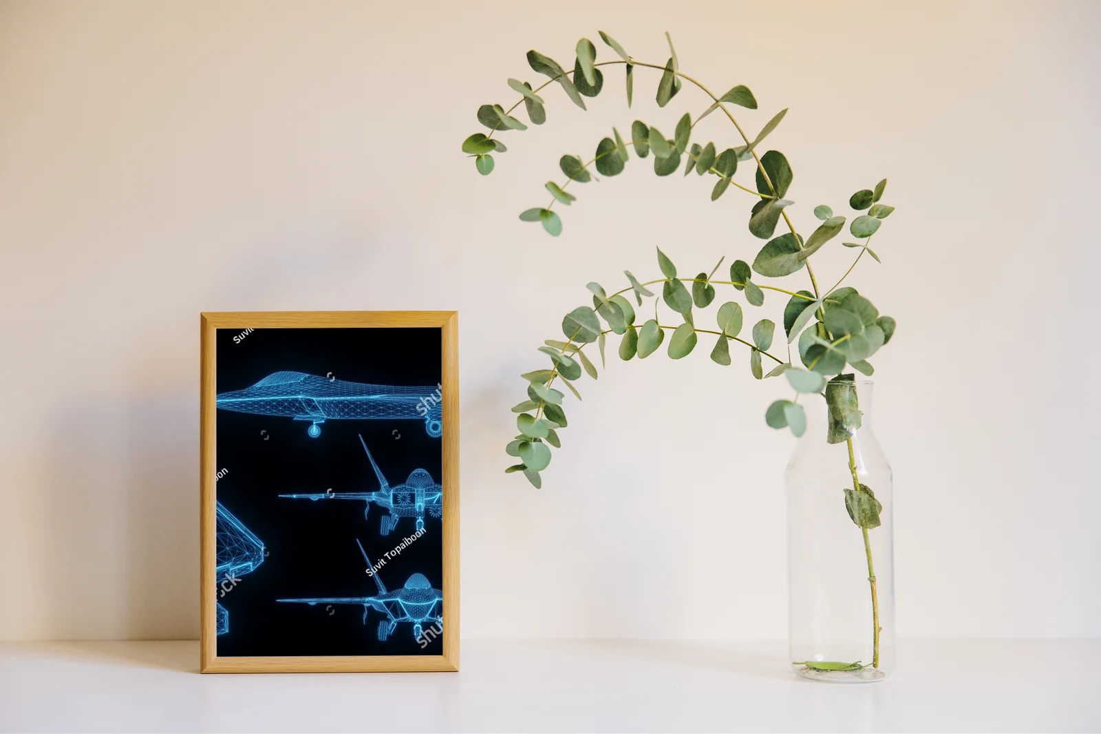 Futurystyczny hologram samolotu w neonowych barwach