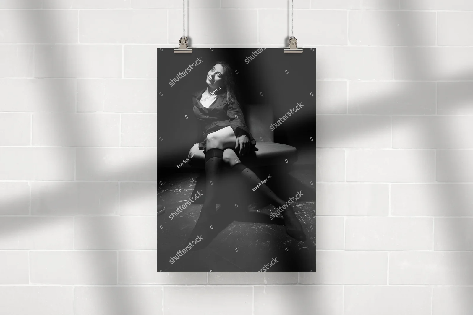 Zmysłowy portret kobiety w monochromatycznej tonacji