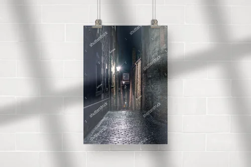 Misterna uliczka Edynburga w nocnych odcieniach