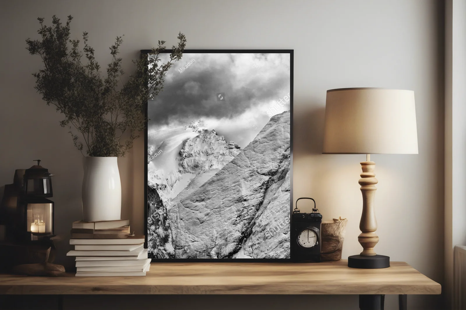Alpejskie krajobrazy Dolomitów z magiczną aurą