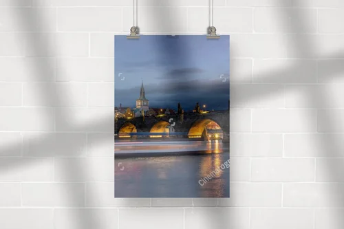 Panoramiczny widok na most Karola w Pradze