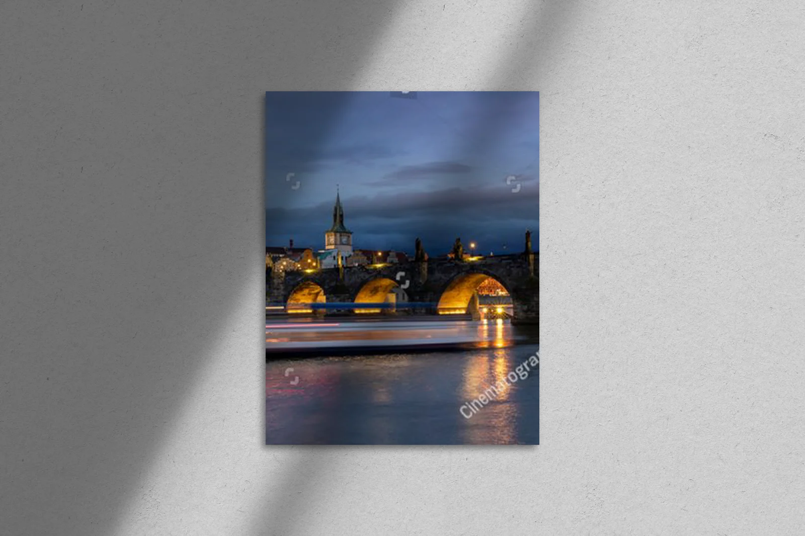 Panoramiczny widok na most Karola w Pradze