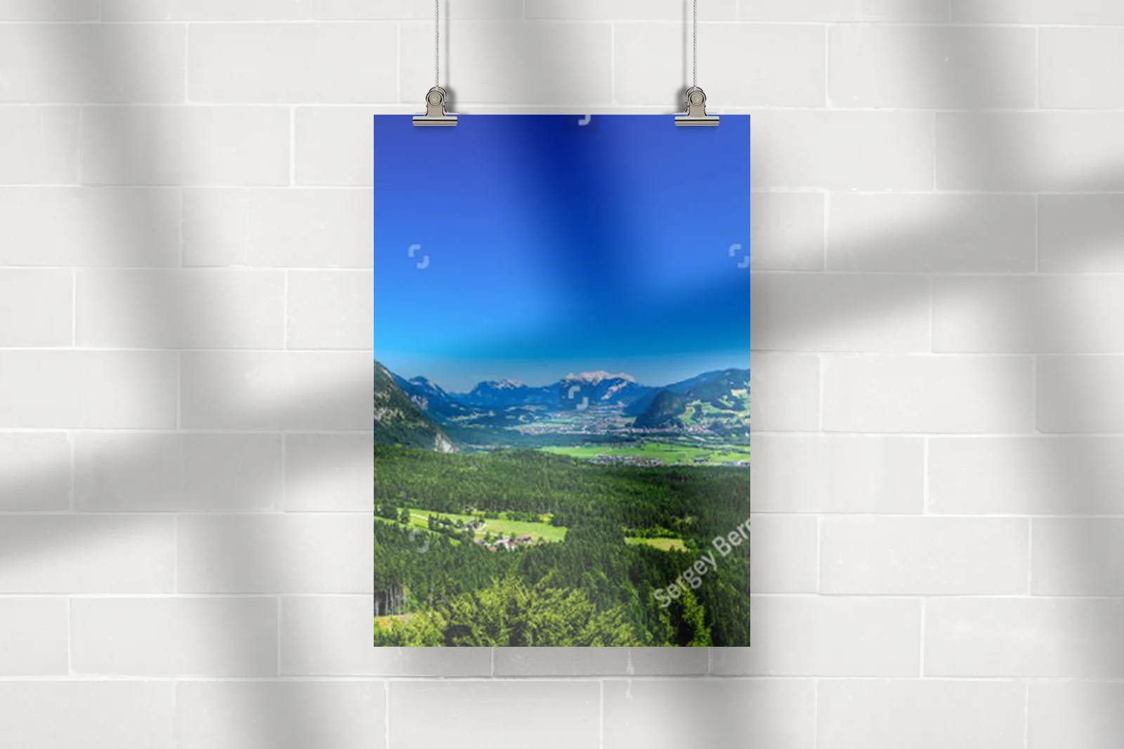 Zachwycająca panorama Tirol w błękitnych odcieniach