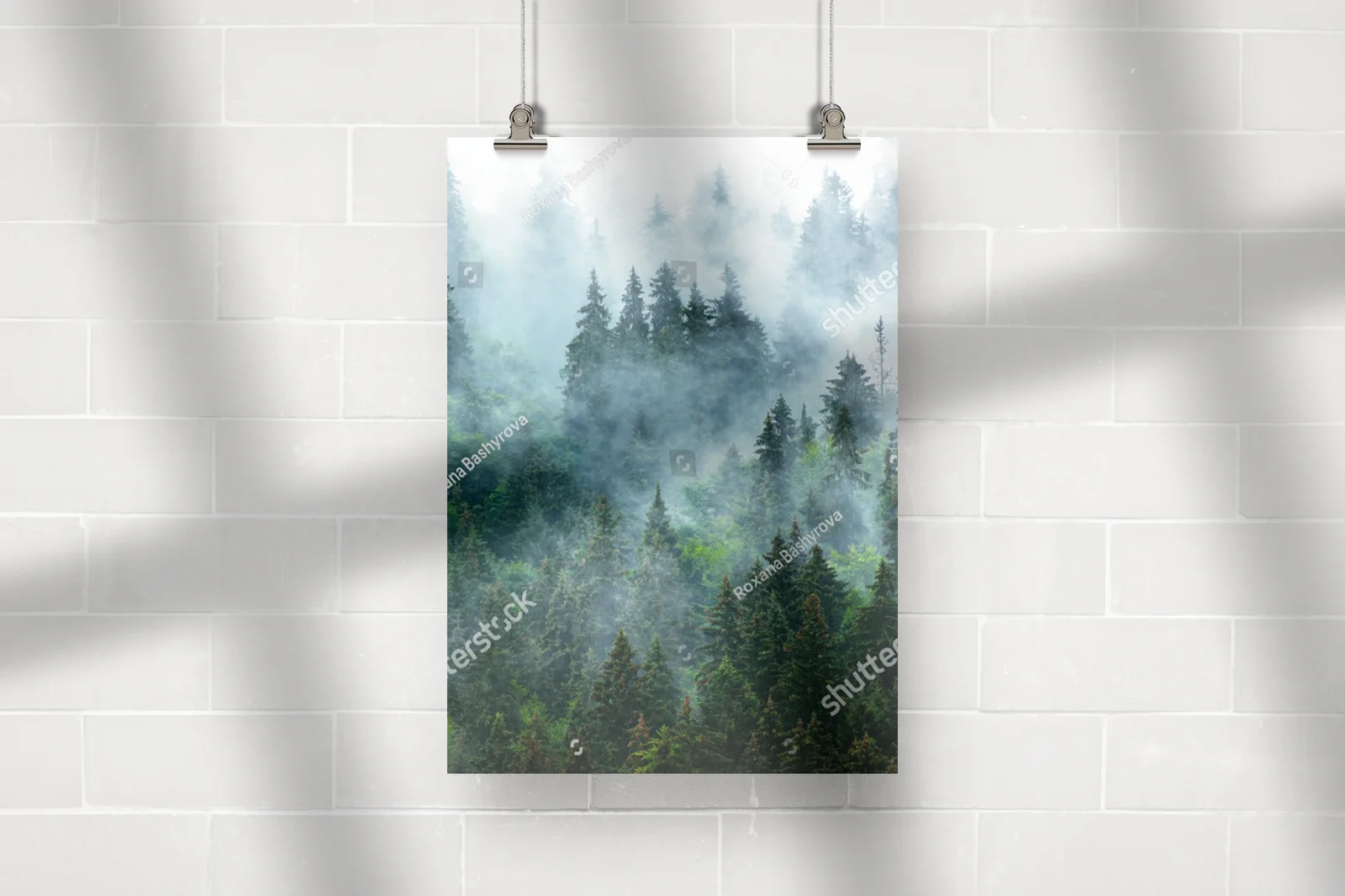 Misty Mountainscape: Zimowy krajobraz marzeń