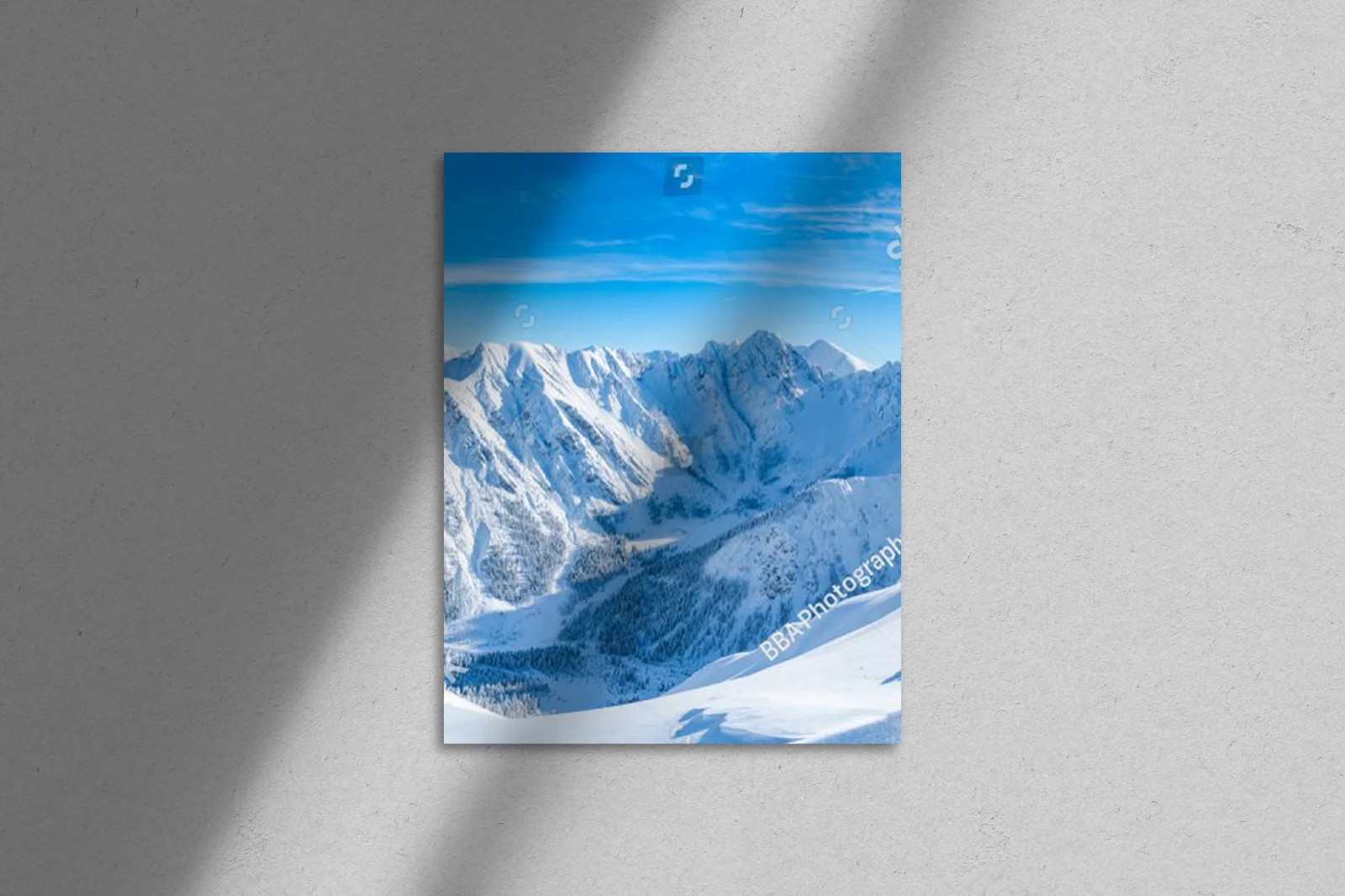 Zimowa panorama alpejskich pejzaży