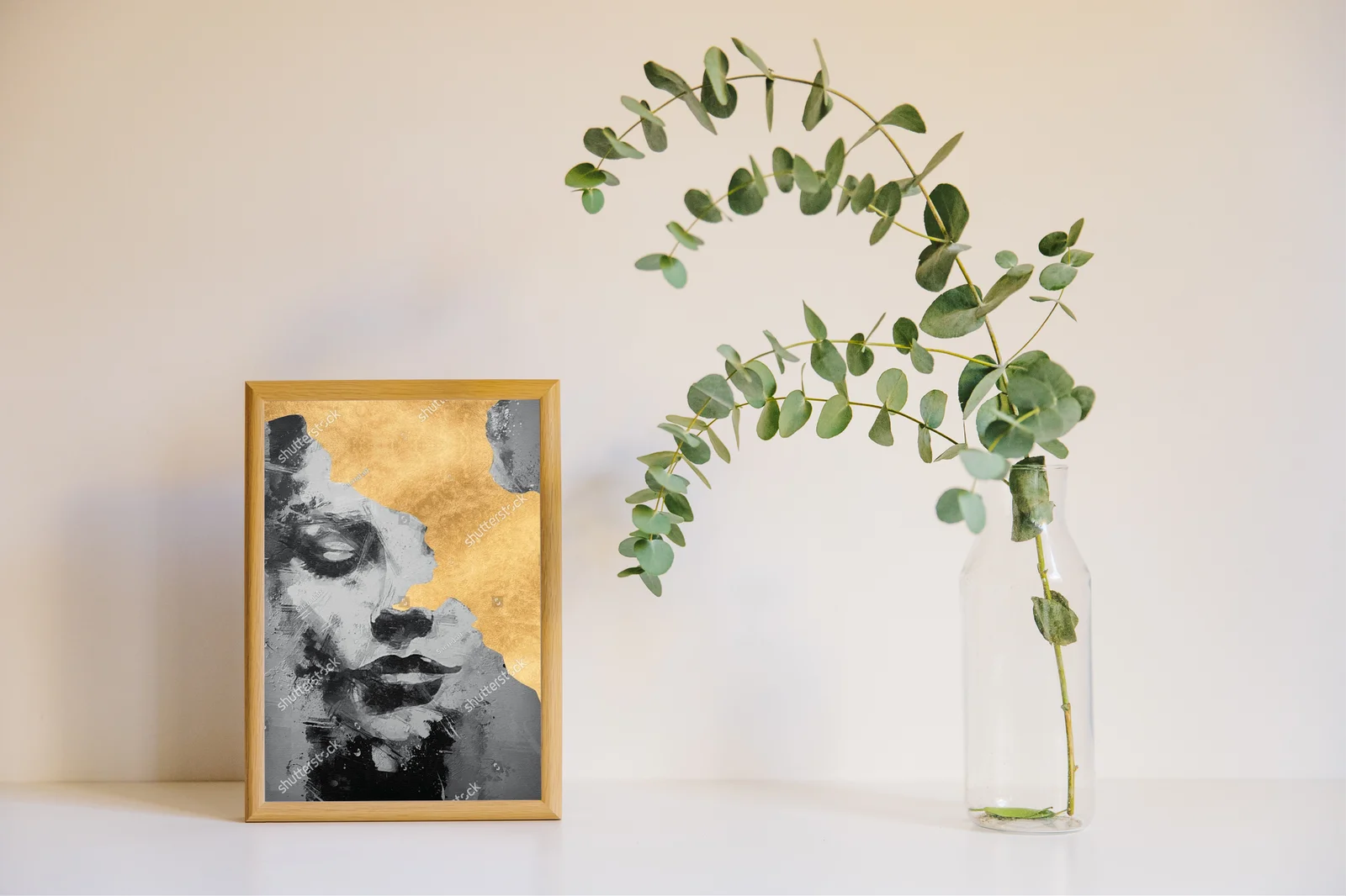 Elegancka abstrakcja inspirowana kobiecą urodą
