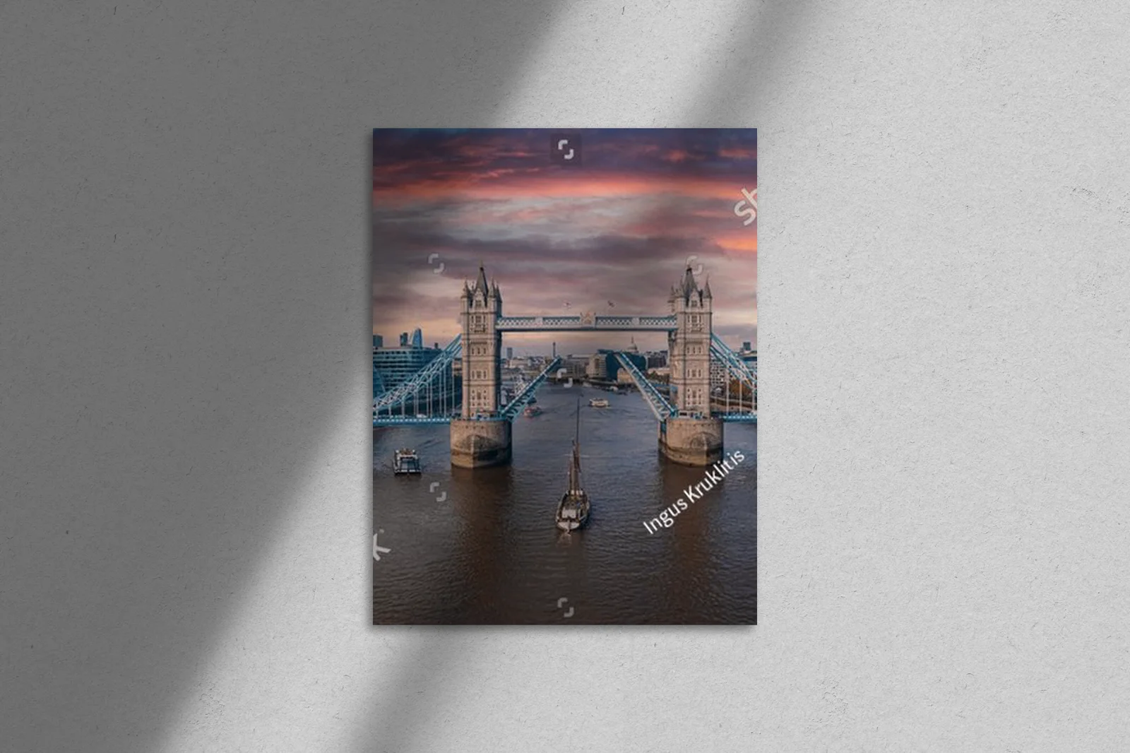 Magiczny zachód słońca nad Tower Bridge