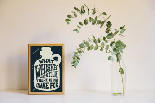 Retro plakat z przesłaniem o whiskey
