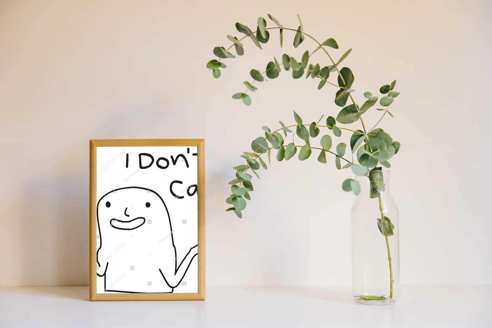 Zabawny mem z serii 'idk i don't care' w minimalistycznym stylu