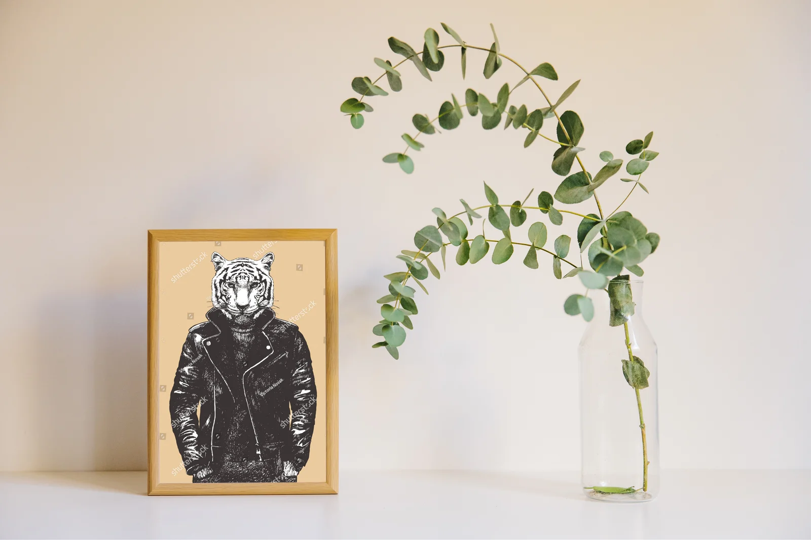 Portret tygrysa w skórzanej kurtce pełen stylu