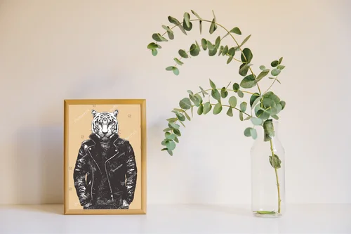Portret tygrysa w skórzanej kurtce pełen stylu