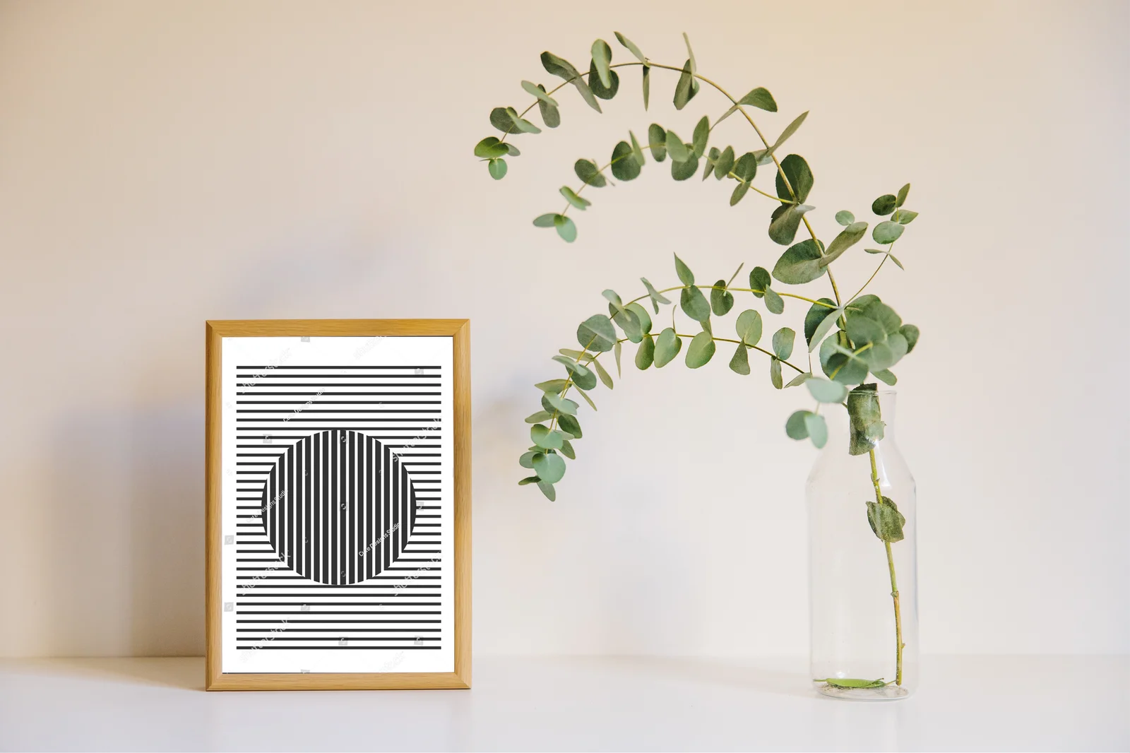 Geometryczne ekstazy w lśniącej bieli