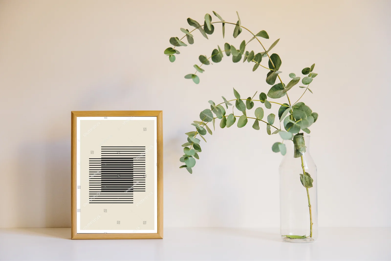 Geometryczne kształty w minimalistycznych odcieniach