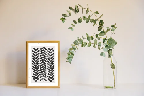Minimalistyczna kompozycja w organicznych kształtach