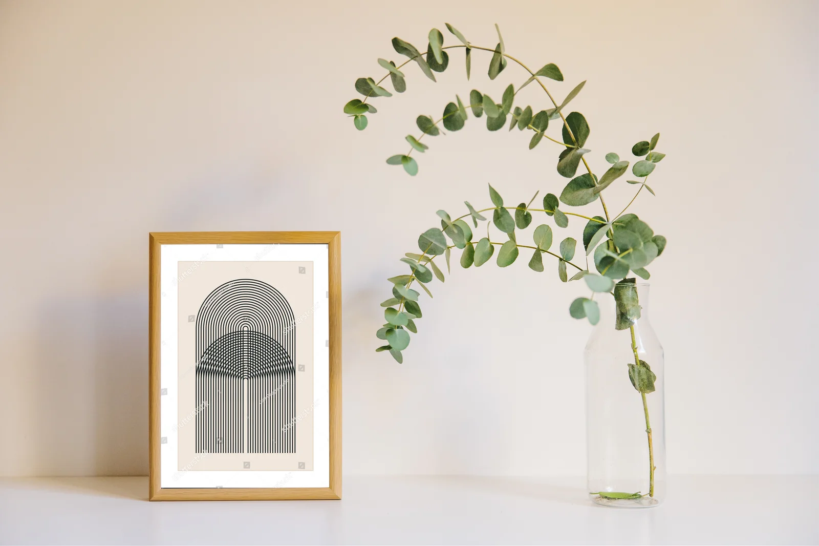 Minimalistyczny plakat w geometrycznych kształtach