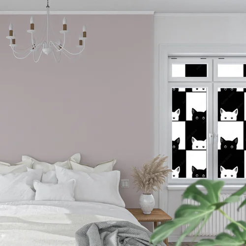 Szachownica kota w minimalistycznym kontrastach
