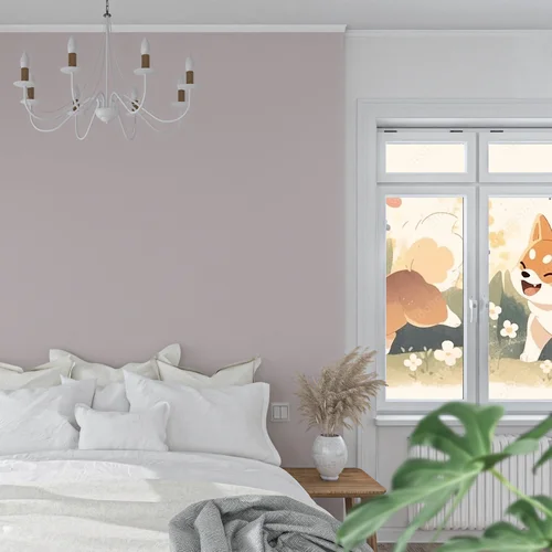 Urocze Shiba na tle kwitnącego ogrodu