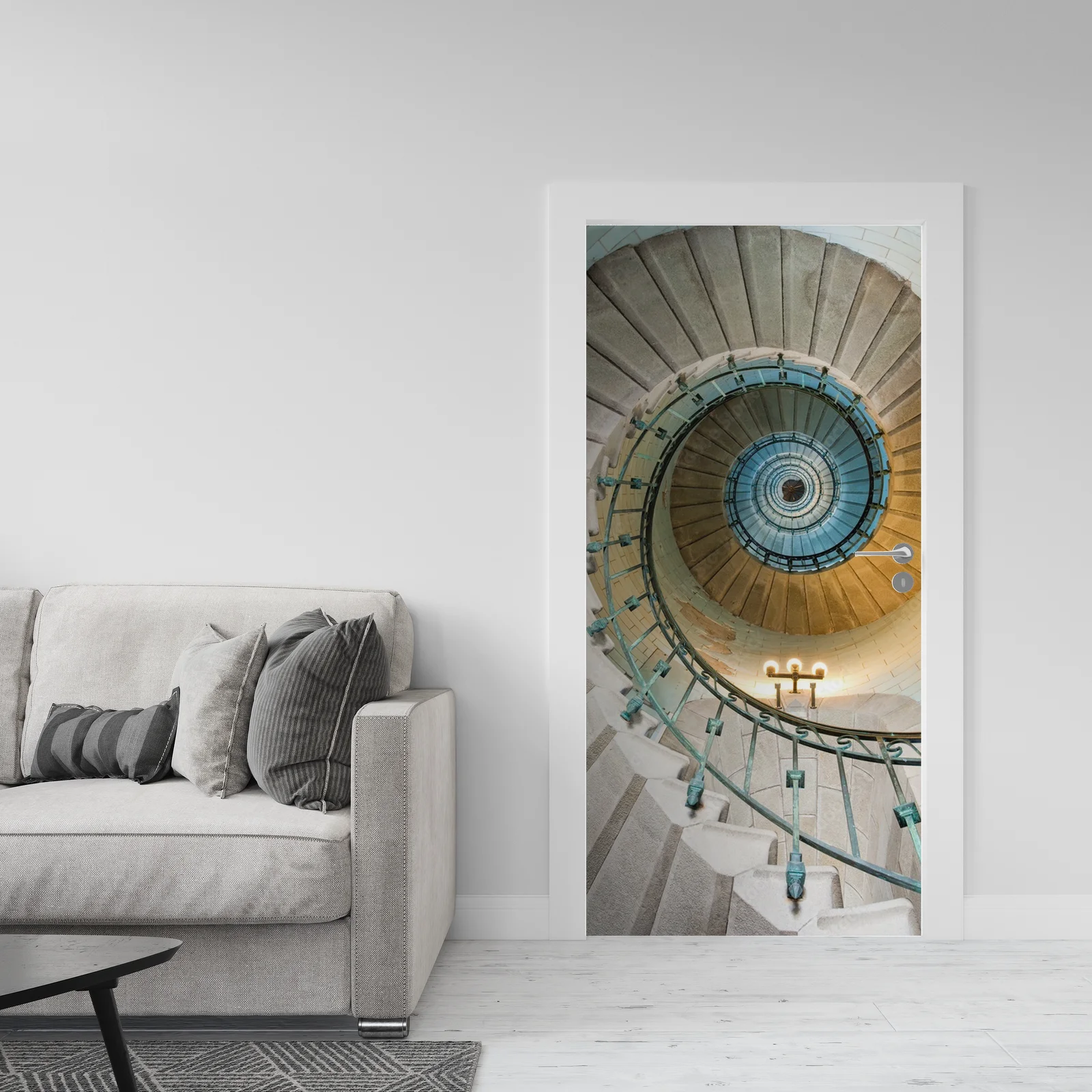 Elegancka spiralna klatka schodowa latarni morskiej