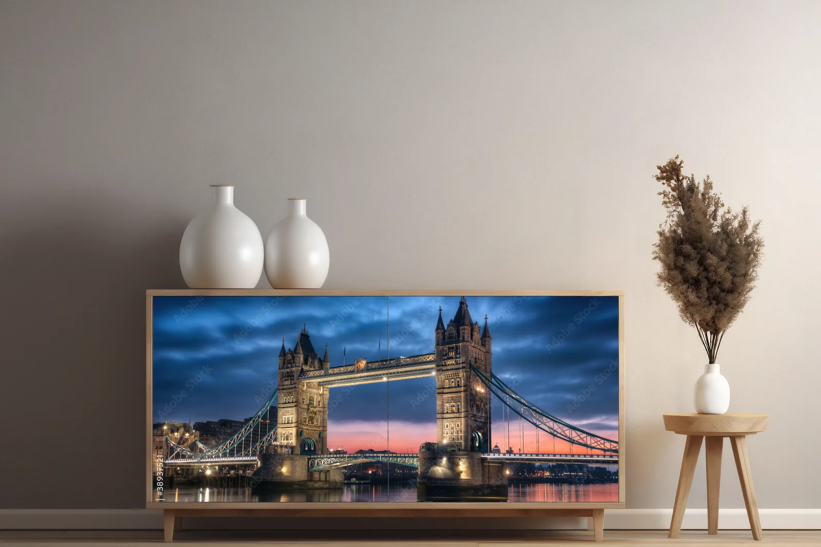 Magiczny Tower Bridge o zachodzie słońca