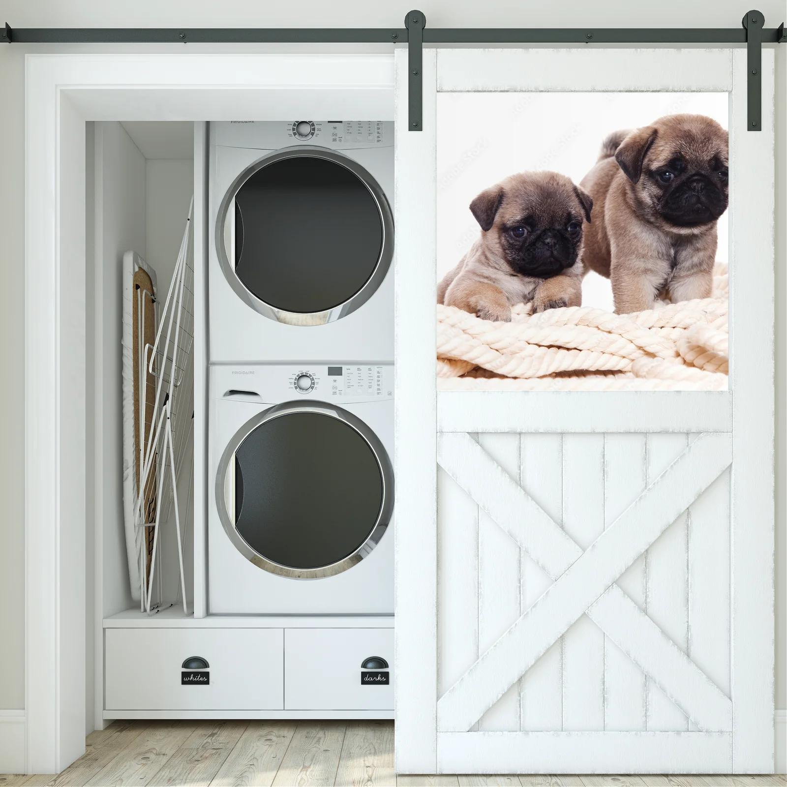 Uroczy Pug w harmonii bieli