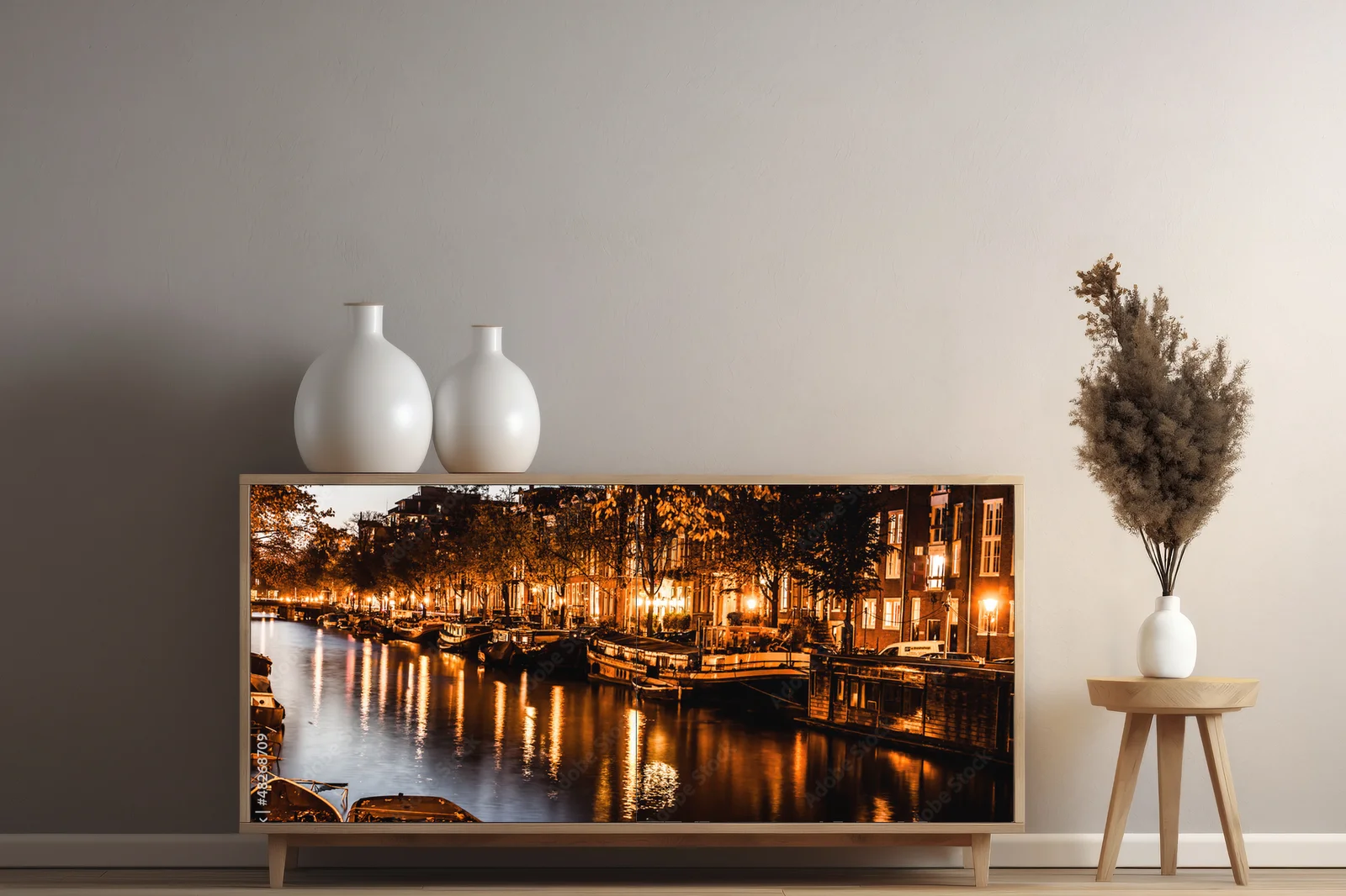 Nocny Amsterdam w tajemniczych odcieniach