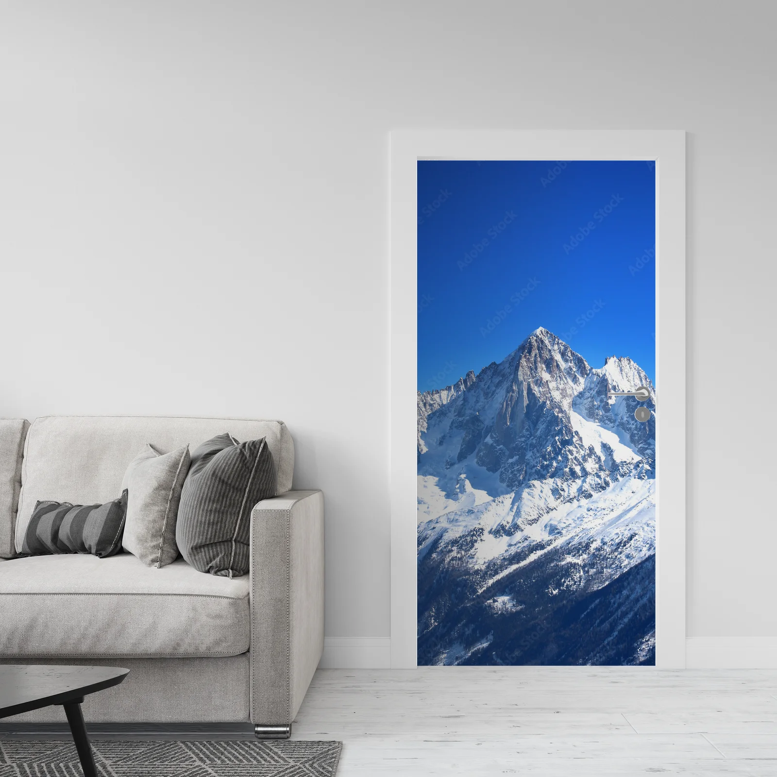 Zjawiskowy krajobraz Mont Blanc w białej tonacji