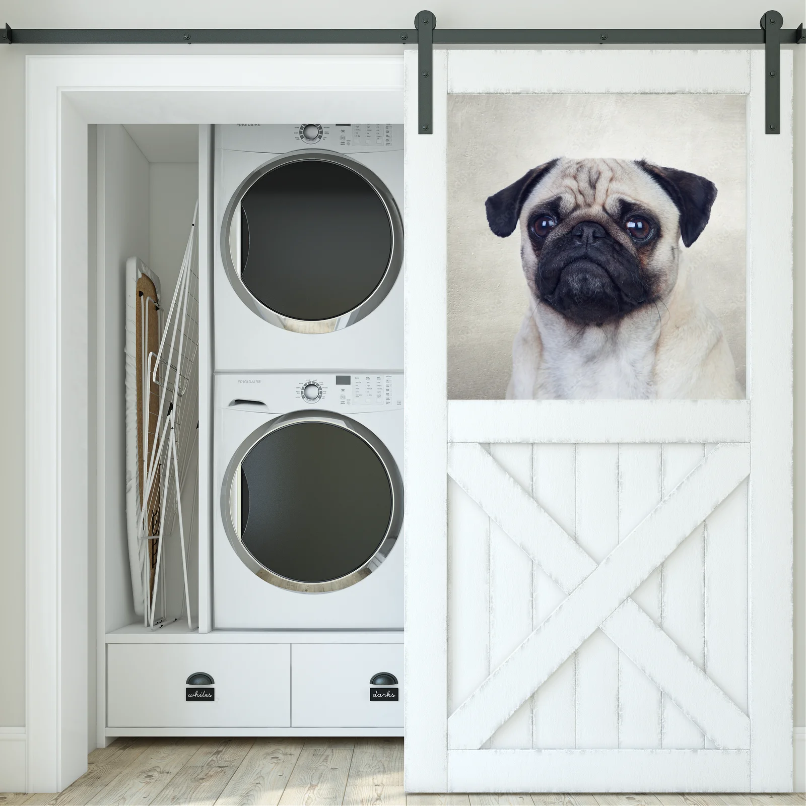 Urocza pug w delikatnych odcieniach bieli