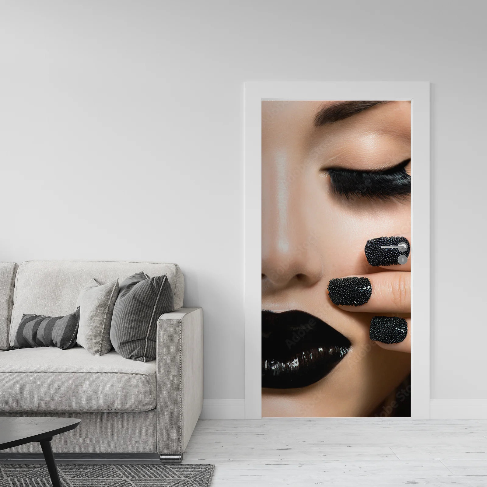 Glamour i elegancja - czarna manicure w stylu