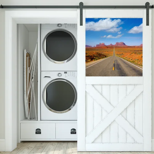 Zachwycający widok na Monument Valley w intensywnych barwach