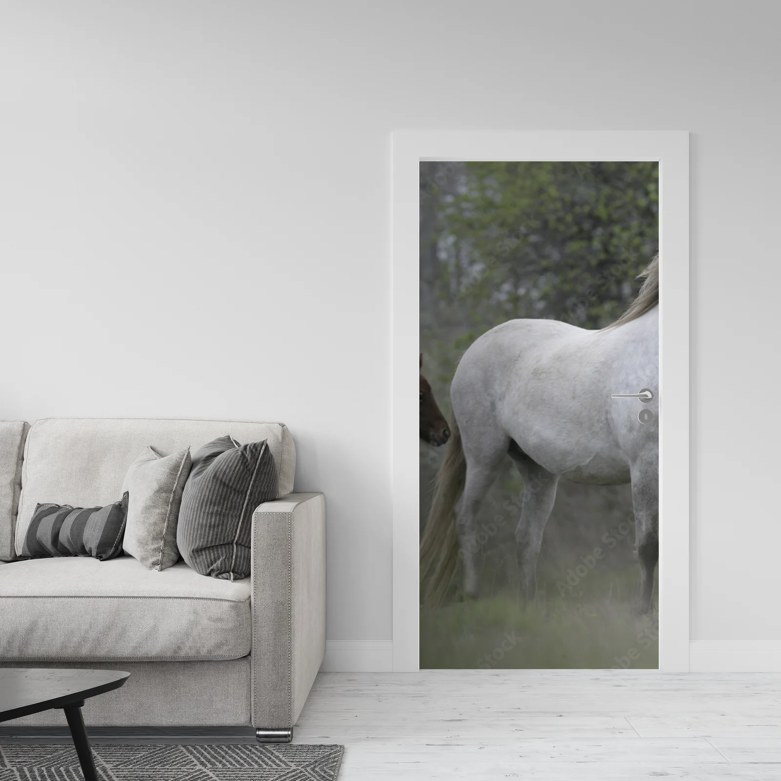 Ogniste serce Camargue w odcieniach szarości