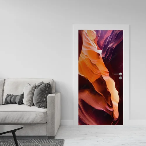 Odkryj magię Antelope Canyon w głębokich barwach