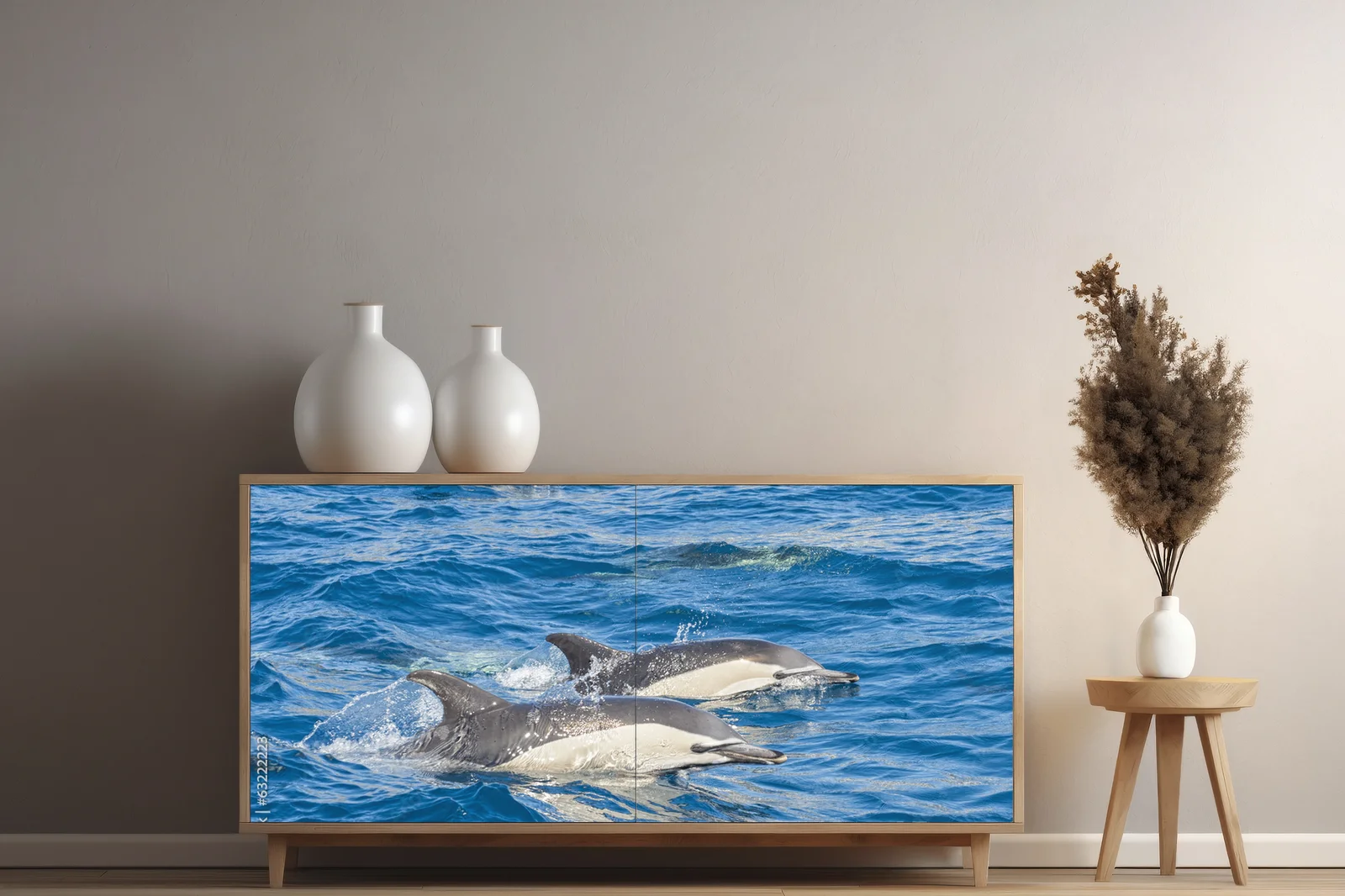 Delfiny w błękicie oceanu – esencja natury