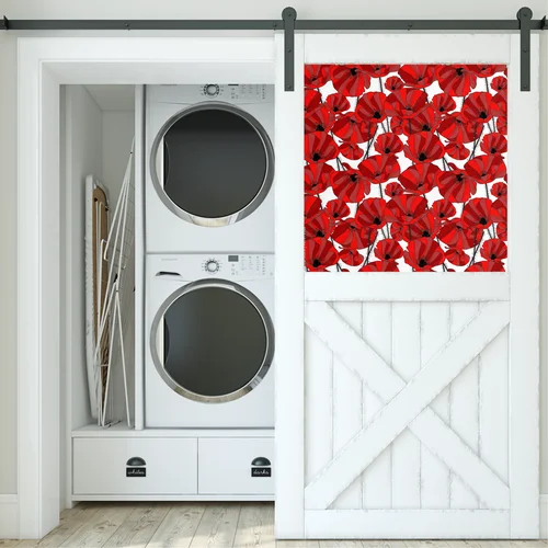Wiosenne poppy w subtelnych odcieniach czerwieni