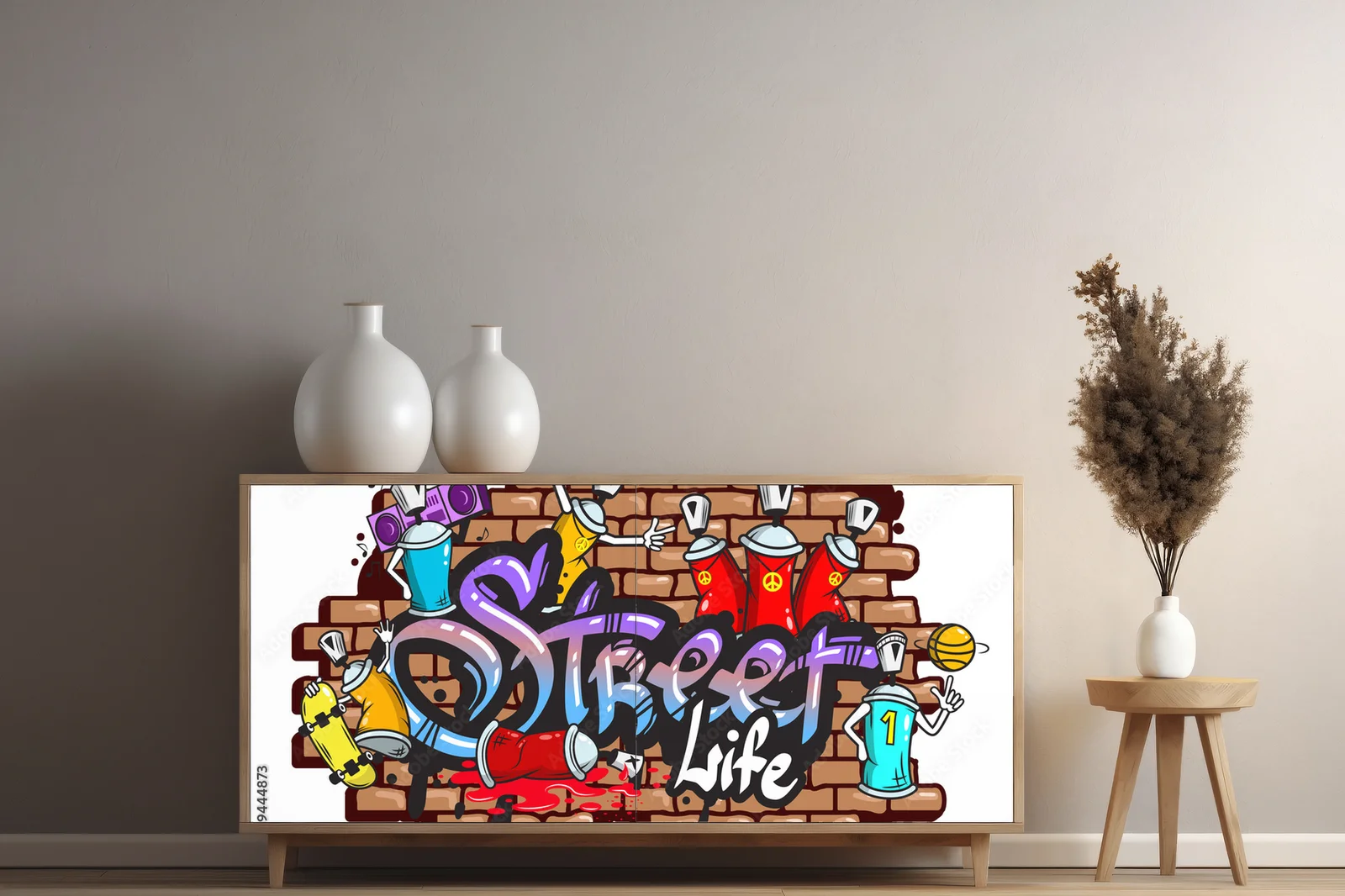 Graffiti w magenta - miejski styl emanujący energią